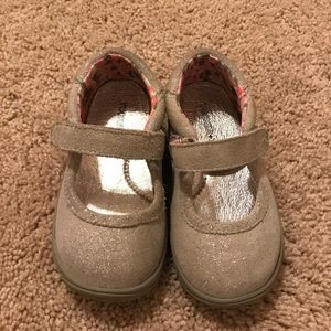 GUC Size 7 Tucker & Tate Silver Shoes